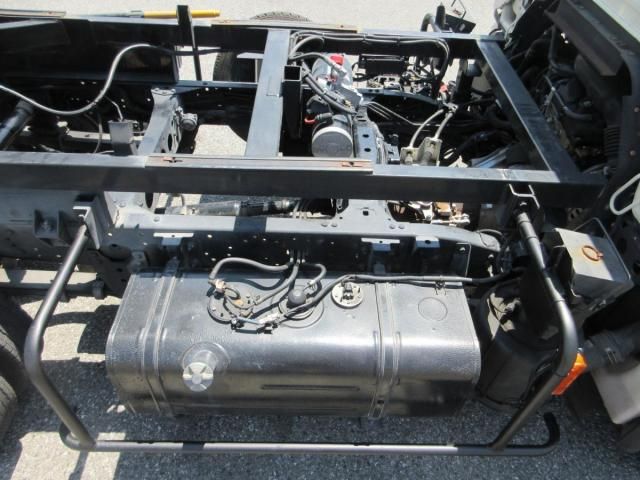 Toyota TOYOACE 2011-07 8332075-28
