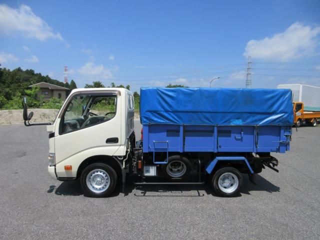Toyota TOYOACE 2011-07 8332075-3