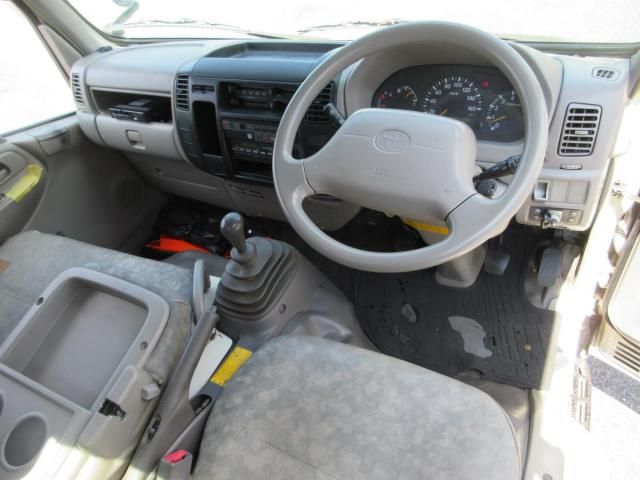 Toyota TOYOACE 2011-07 8332075-8