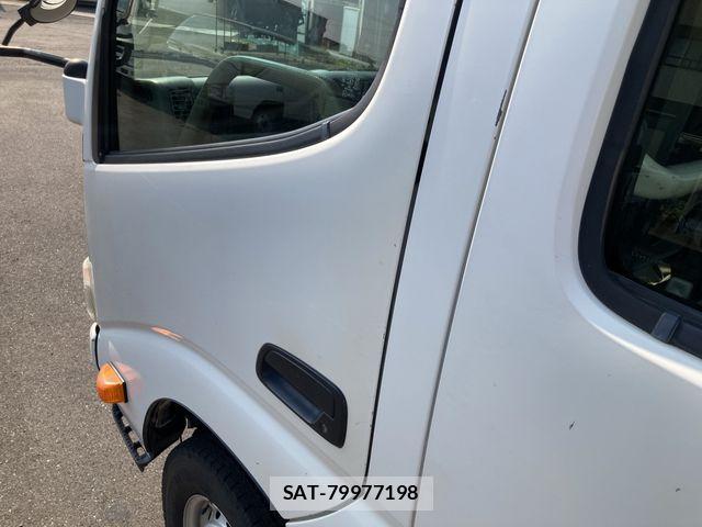 Toyota TOYOACE 2012-06 8355795-13