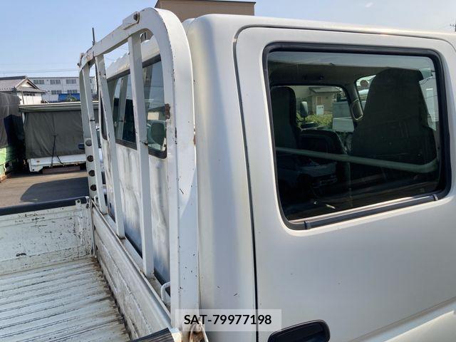 Toyota TOYOACE 2012-06 8355795-14