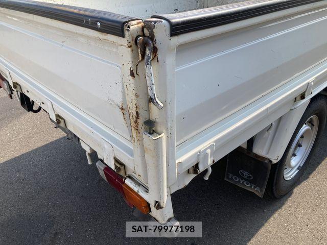 Toyota TOYOACE 2012-06 8355795-17
