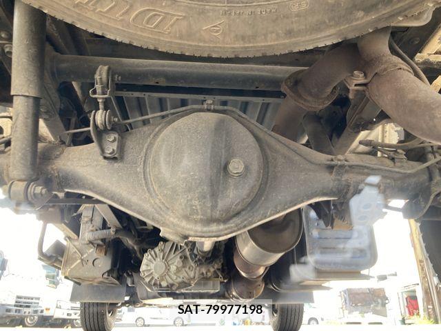 Toyota TOYOACE 2012-06 8355795-19