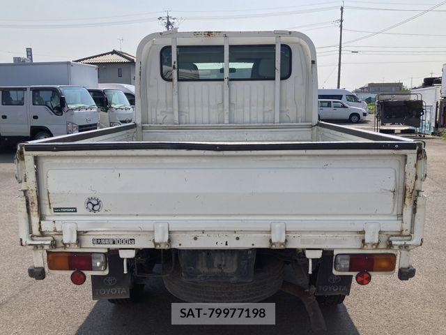 Toyota TOYOACE 2012-06 8355795-22