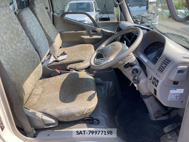 Toyota TOYOACE 2012-06 8355795-4