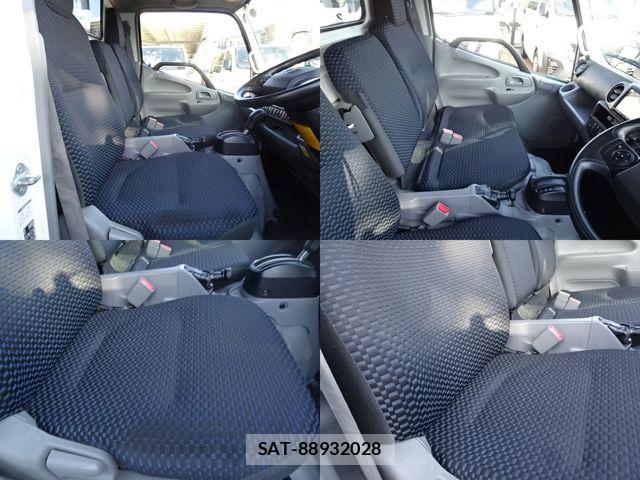 Toyota TOYOACE 2020-07 8355793-13