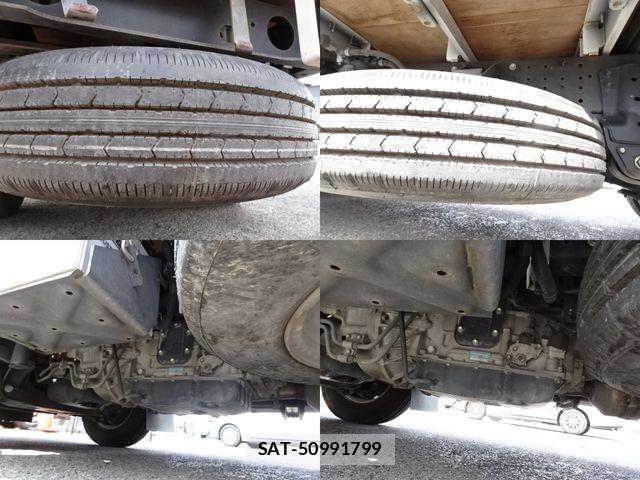 Toyota TOYOACE 2019-07 8369444-13
