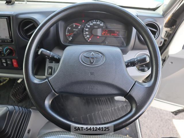 Toyota TOYOACE 2019-06 8527817-3