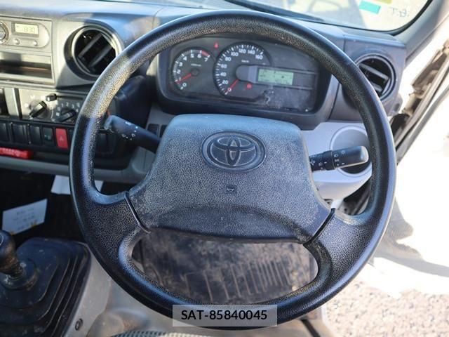 Toyota TOYOACE 2019-06 8527822-3