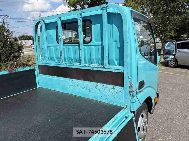 Toyota TOYOACE 2018-02 8629393-11
