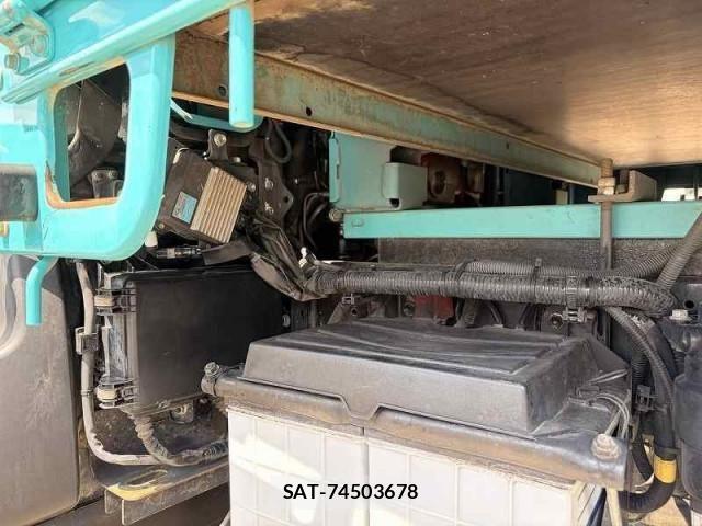 Toyota TOYOACE 2018-02 8629393-17
