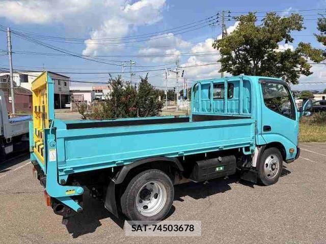 Toyota TOYOACE 2018-02 8629393-2