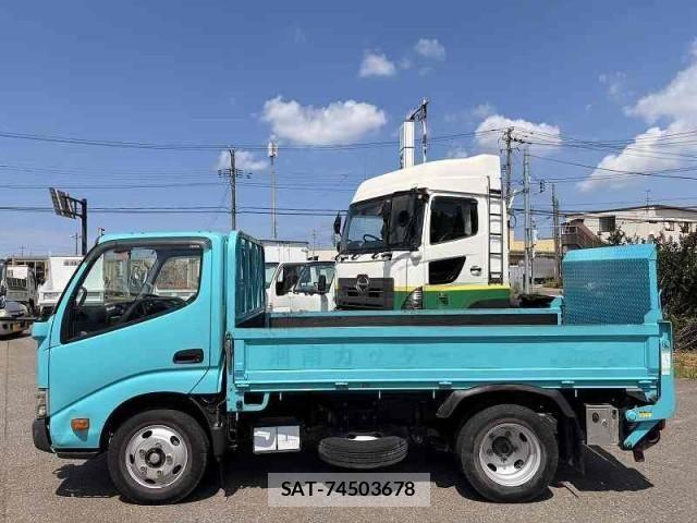 Toyota TOYOACE 2018-02 8629393-4