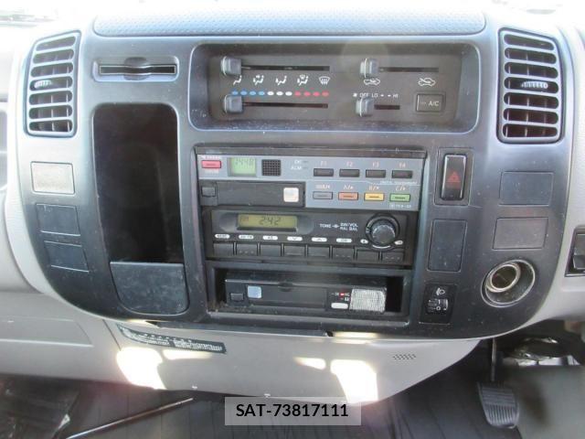 Toyota TOYOACE 2011-07 8667037-12
