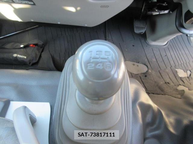 Toyota TOYOACE 2011-07 8667037-13
