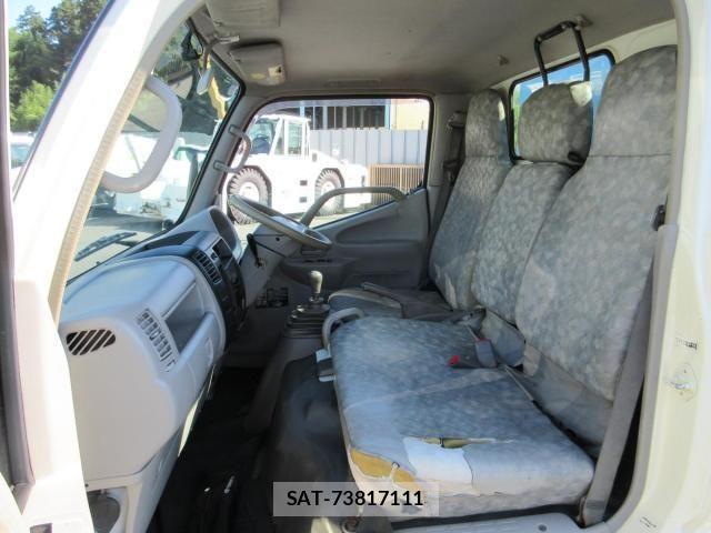 Toyota TOYOACE 2011-07 8667037-15