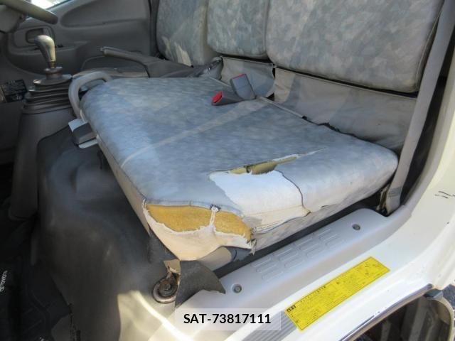 Toyota TOYOACE 2011-07 8667037-17