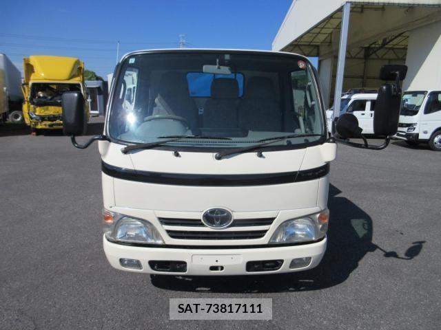 Toyota TOYOACE 2011-07 8667037-1