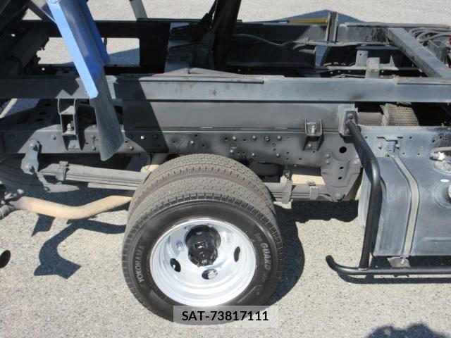 Toyota TOYOACE 2011-07 8667037-20