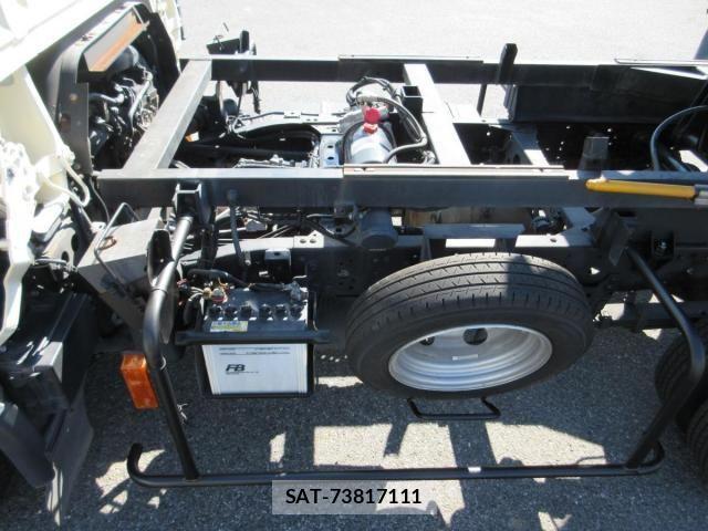 Toyota TOYOACE 2011-07 8667037-21