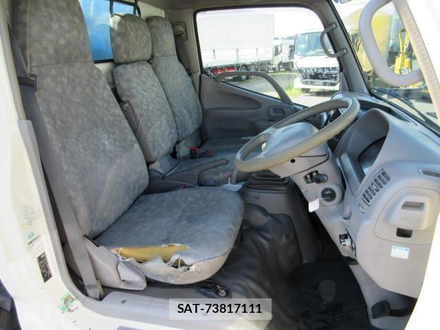 Toyota TOYOACE 2011-07 8667037-6