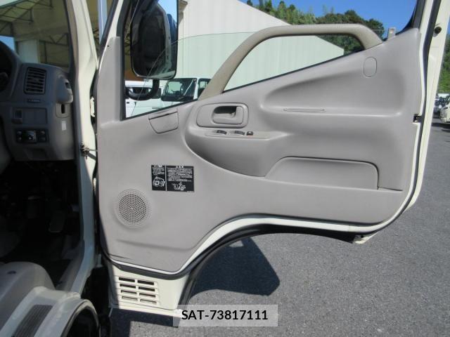 Toyota TOYOACE 2011-07 8667037-7