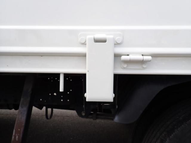 Toyota TOYOACE 2017-03 8733144-13