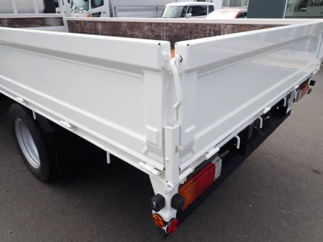 Toyota TOYOACE 2017-03 8733144-14