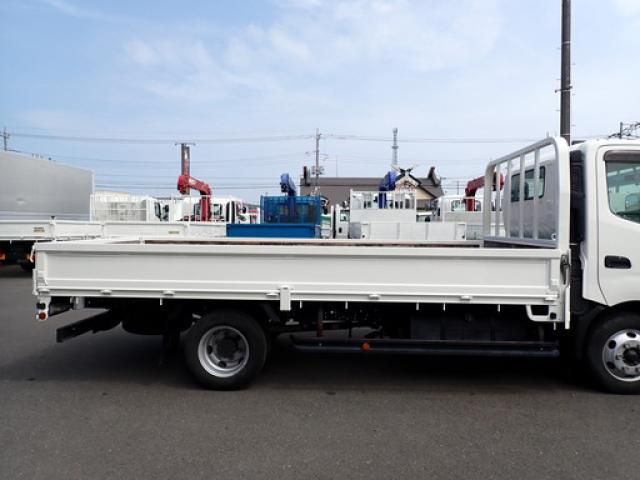 Toyota TOYOACE 2017-03 8733144-17