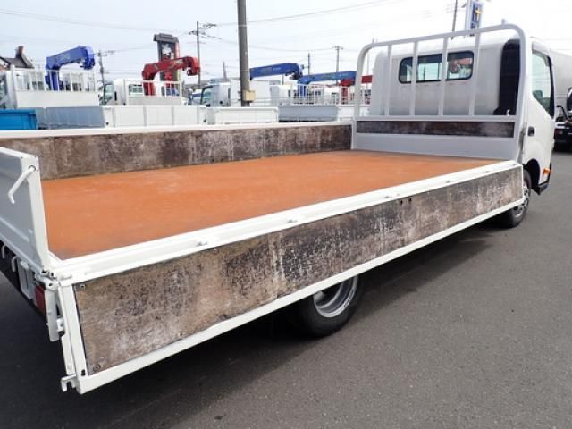 Toyota TOYOACE 2017-03 8733144-19