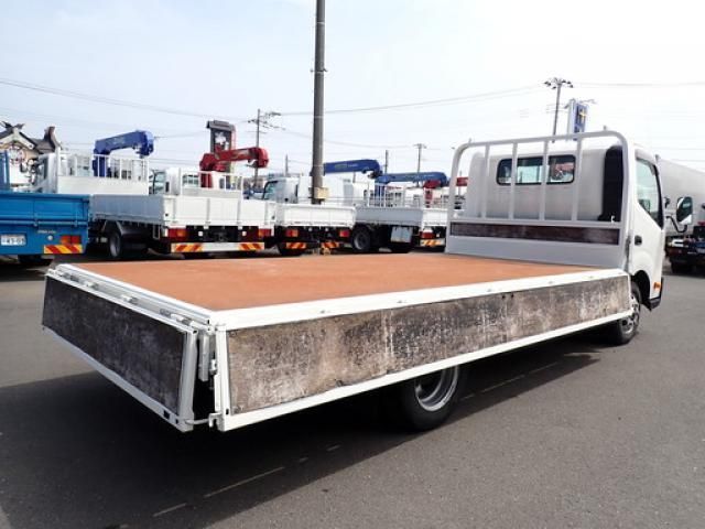 Toyota TOYOACE 2017-03 8733144-22