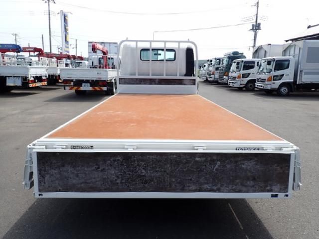Toyota TOYOACE 2017-03 8733144-23