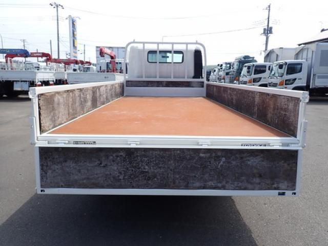 Toyota TOYOACE 2017-03 8733144-27
