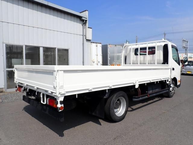 Toyota TOYOACE 2017-03 8733144-4