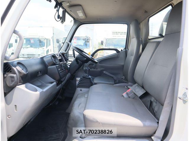 Toyota TOYOACE 2012-01 8746392-26
