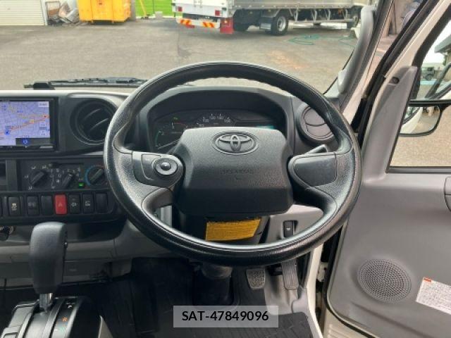 Toyota TOYOACE 2019-07 8744321-15