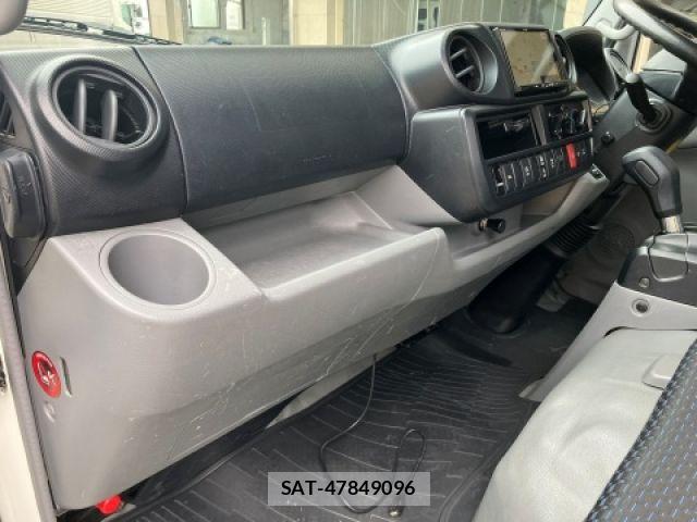 Toyota TOYOACE 2019-07 8744321-27