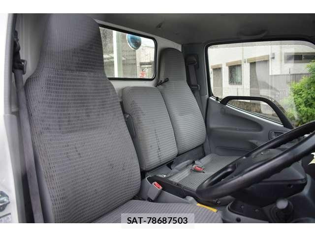 Toyota TOYOACE 2017-07 8832105-11