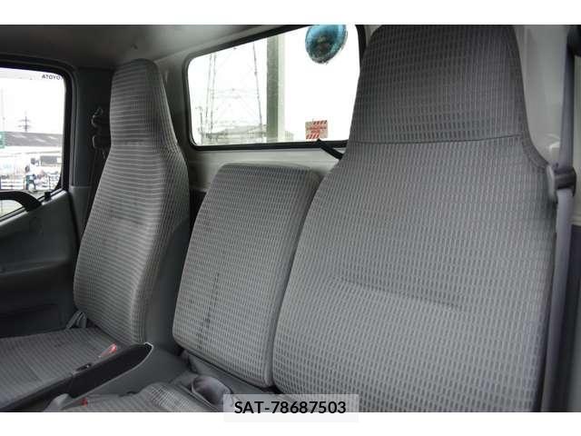 Toyota TOYOACE 2017-07 8832105-12