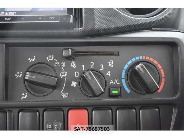 Toyota TOYOACE 2017-07 8832105-20