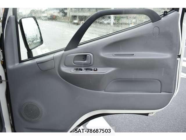 Toyota TOYOACE 2017-07 8832105-7