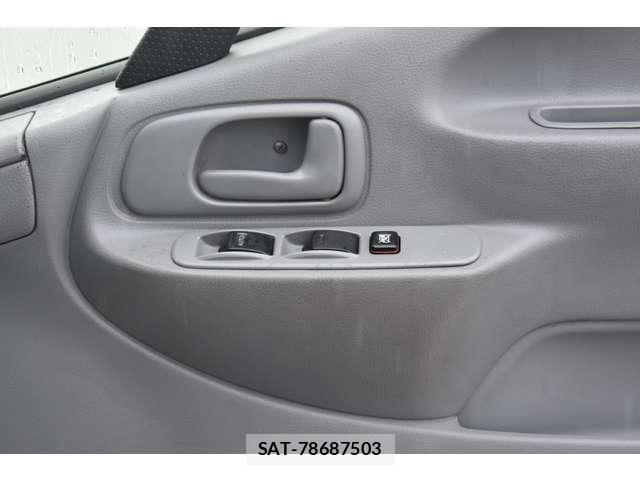 Toyota TOYOACE 2017-07 8832105-8