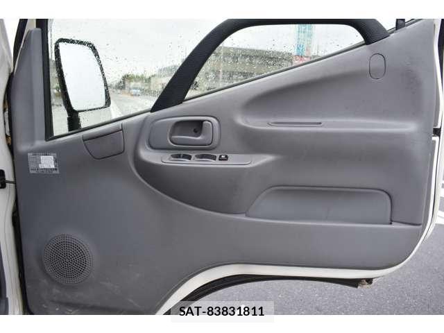 Toyota TOYOACE 2018-03 8832104-7