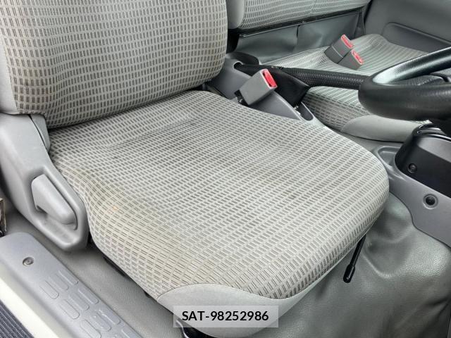 Toyota TOYOACE 2018-06 8850898-13