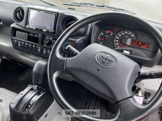 Toyota TOYOACE 2018-06 8850898-15