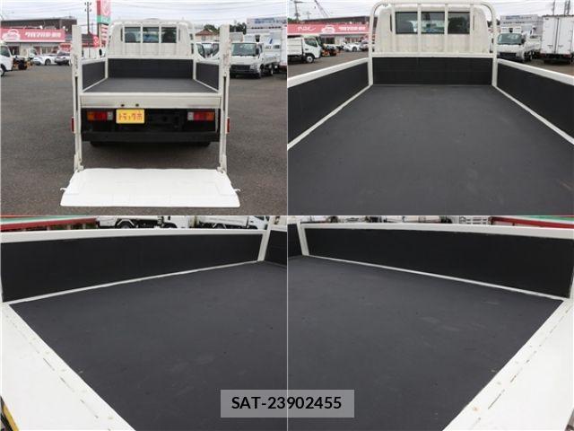 Toyota TOYOACE 2016-04 8850894-9