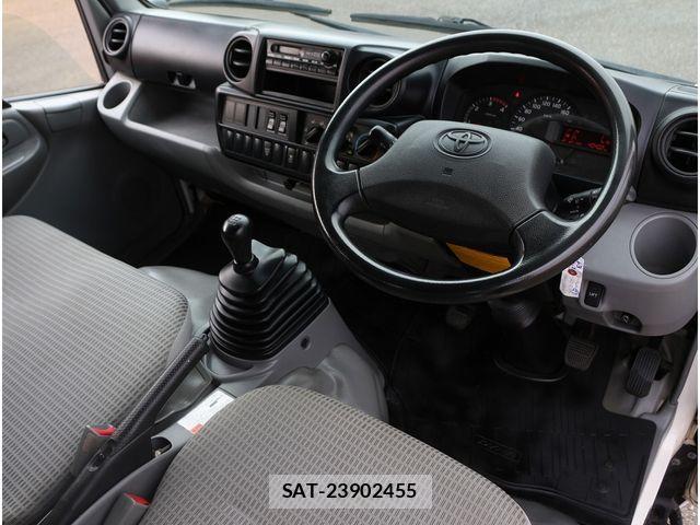 Toyota TOYOACE 2016-04 8850894-20