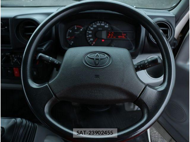 Toyota TOYOACE 2016-04 8850894-23