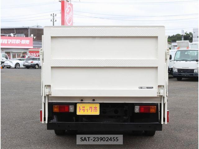 Toyota TOYOACE 2016-04 8850894-6