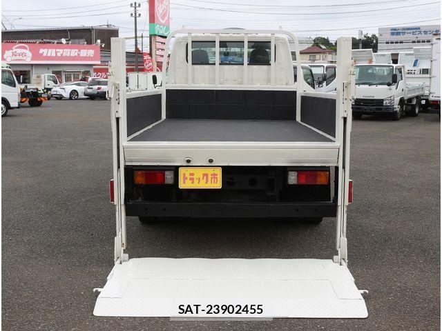 Toyota TOYOACE 2016-04 8850894-7